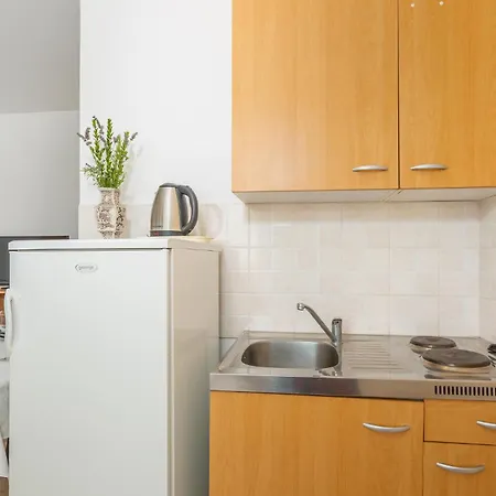 Lovely In With Kitchen Apartment